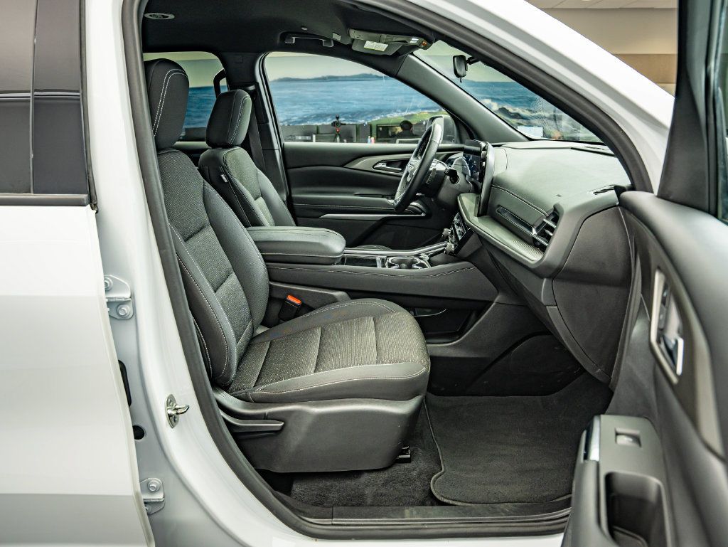 Used 2024 Chevrolet Traverse LS FWD image 36