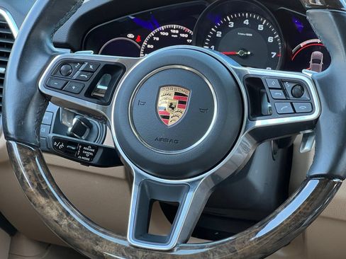 Certified 2023 Porsche Cayenne Platinum Edition AWD/4WD image 22