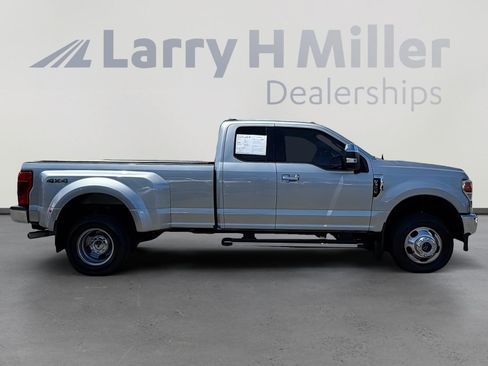 Used 2022 Ford F350 XLT w/ XLT Premium Package AWD/4WD image 7