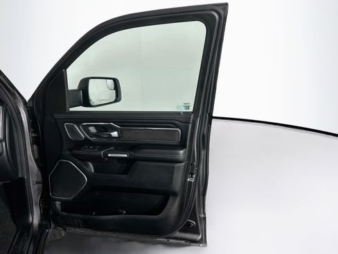 Used 2023 RAM 1500 Laramie AWD/4WD image 32
