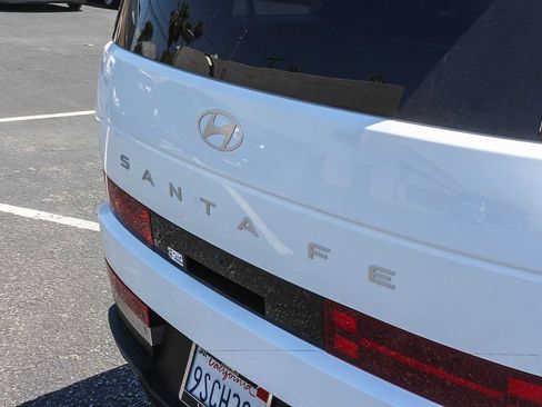 Used 2025 Hyundai Santa Fe Limited FWD image 9