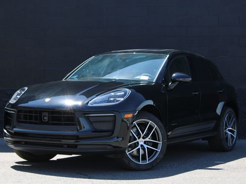 New 2025 Porsche Macan image 1