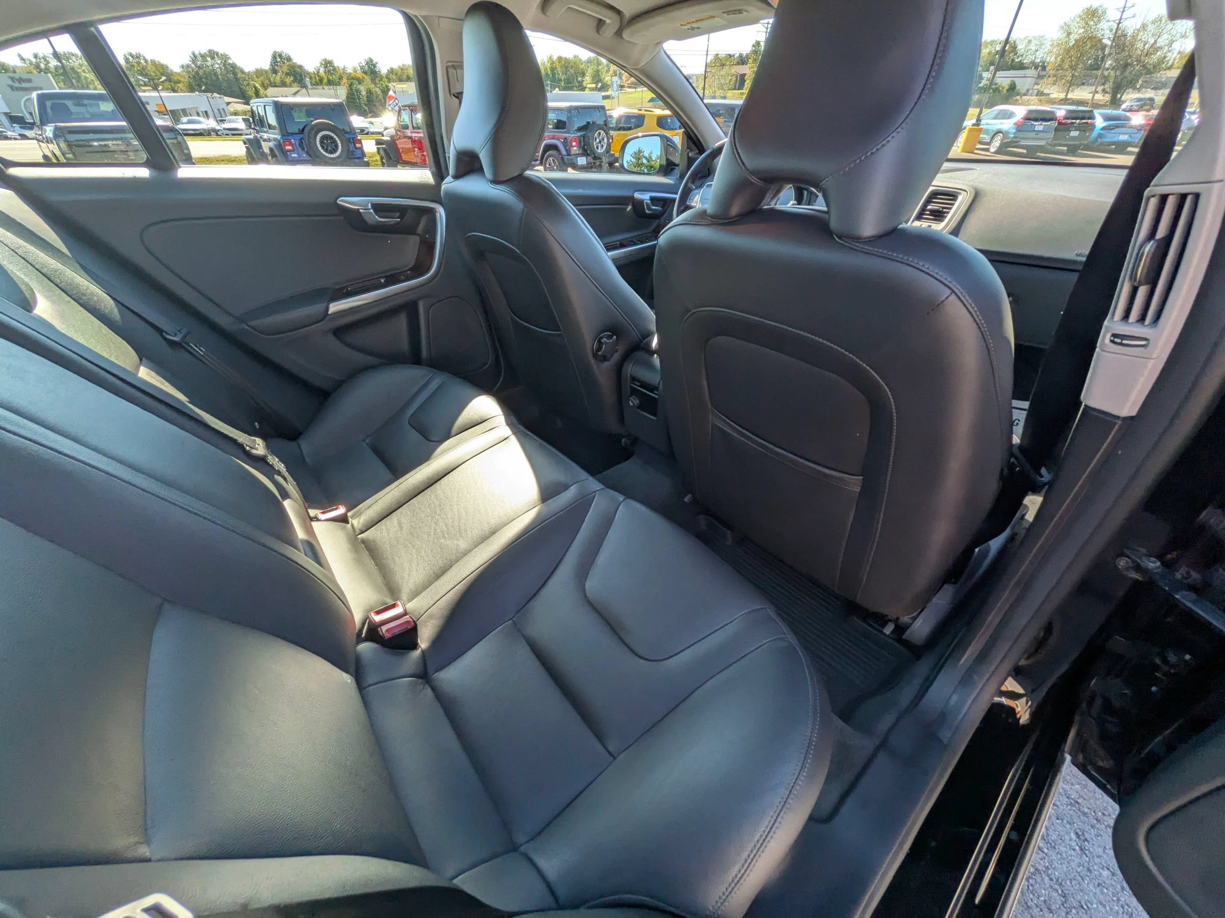 Used 2015 Volvo S60 T5 Platinum FWD image 37