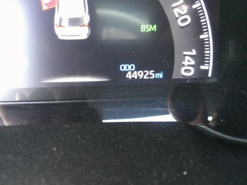 Used 2023 Toyota RAV4 SE w/ Convenience Package image 23