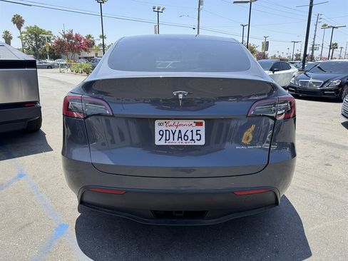 Used 2022 Tesla Model Y Long Range AWD/4WD image 5
