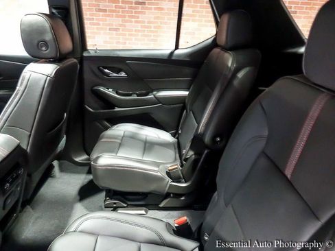Used 2023 Chevrolet Traverse RS AWD/4WD image 17
