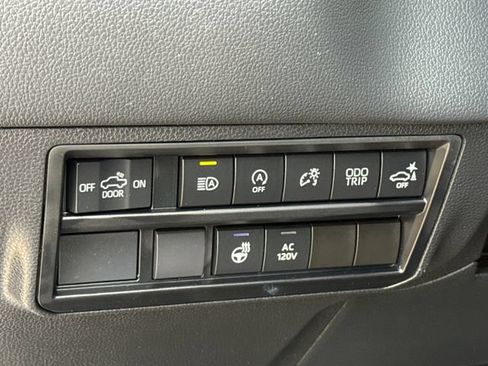 Used 2024 Toyota Tundra Limited AWD/4WD image 23