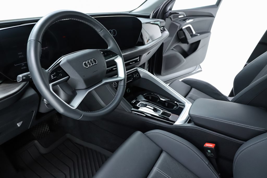 Used 2025 Audi Q5 Premium w/ Premium Plus AWD/4WD image 23