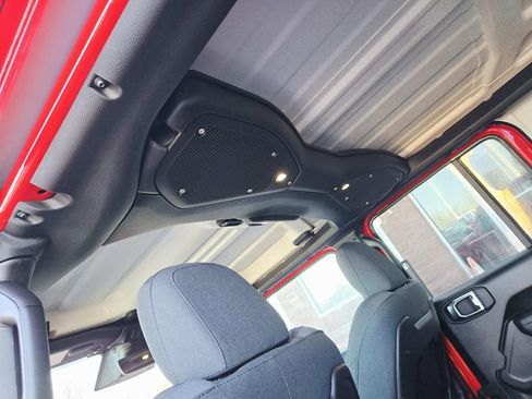 New 2026 Jeep Wrangler Unlimited Rubicon w/ Technology Group image 13