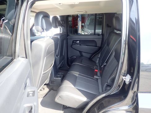 Used 2012 Jeep Liberty Sport AWD/4WD image 12