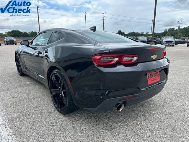 Used 2023 Chevrolet Camaro LT RWD image 5
