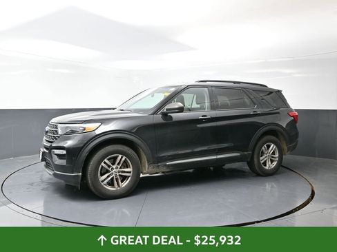 Used 2022 Ford Explorer XLT w/ Equipment Group 202A image 10