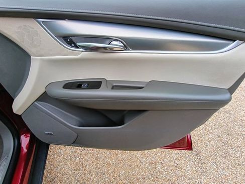 Used 2017 Cadillac XT5 Premium Luxury w/ Advanced Security Package image 40