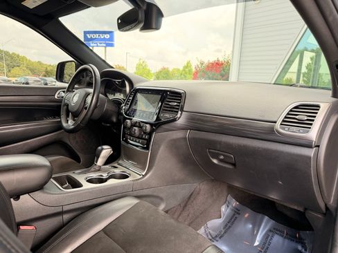 Used 2019 Jeep Grand Cherokee Altitude AWD/4WD image 26