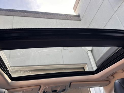 Used 2018 Jeep Cherokee Limited w/ High Altitude Package image 15