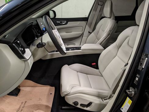 New 2026 Volvo XC60 B5 Ultra w/ Climate Package AWD/4WD image 13