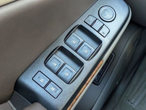 Used 2016 Chevrolet Suburban LTZ image 29