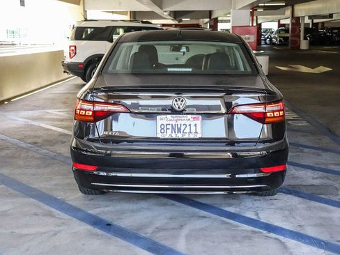 Used 2019 Volkswagen Jetta SE FWD image 3