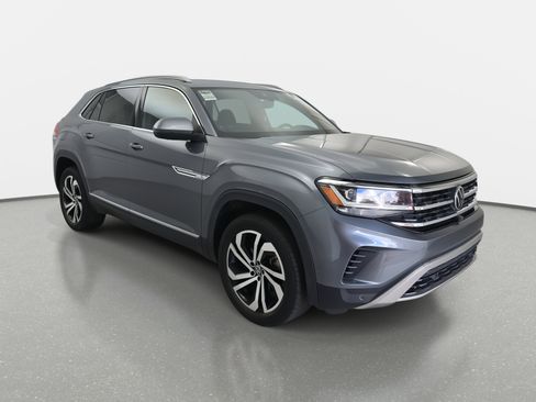 Used 2021 Volkswagen Atlas Cross Sport SEL Premium image 3