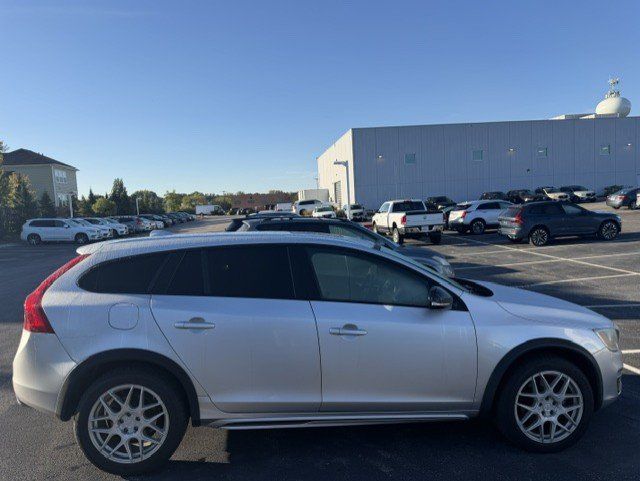 Used 2016 Volvo V60 T5 Cross Country w/ Convenience Package AWD/4WD image 3