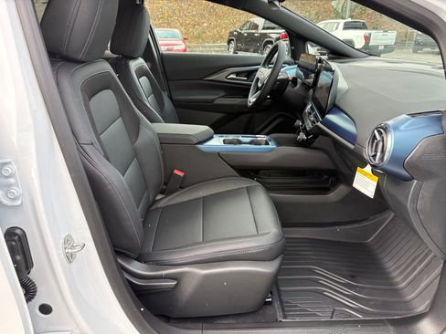 New 2026 Chevrolet Equinox EV LT image 27