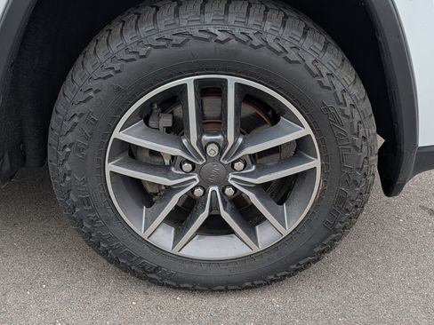 Used 2019 Jeep Grand Cherokee Limited w/ Luxury Group II AWD/4WD image 15