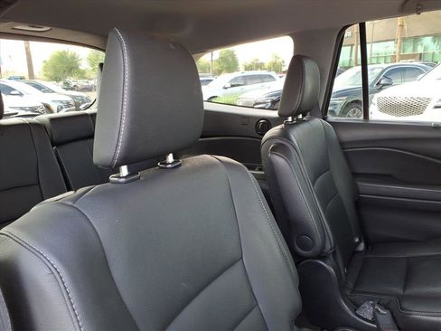 Used 2021 Honda Pilot Touring image 14