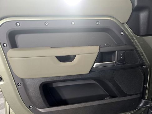 New 2025 Land Rover Defender 110 S image 12