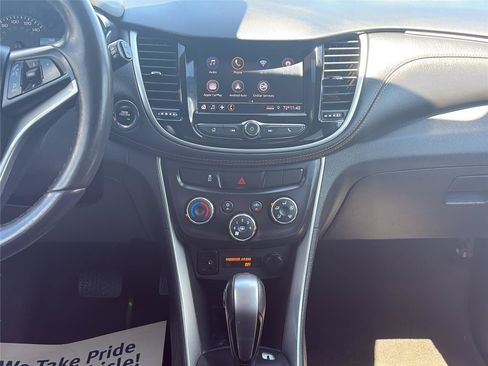 Used 2022 Chevrolet Trax LT w/ Redline Edition AWD/4WD image 10