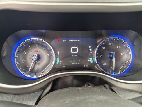Used 2022 Chrysler Pacifica Touring-L AWD/4WD image 14