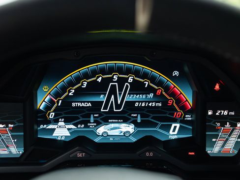 Used 2021 Lamborghini Aventador SVJ image 79
