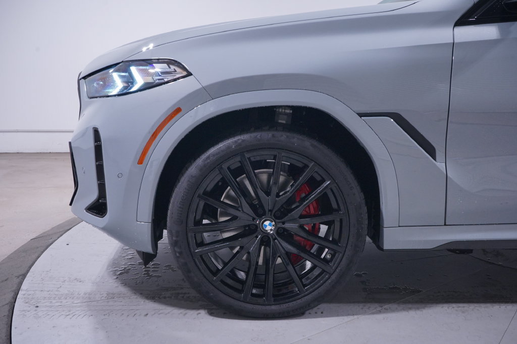 Used 2026 BMW X6 xDrive40i w/ Premium Package AWD/4WD image 2