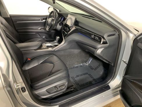 Used 2023 Toyota Camry XLE FWD image 39