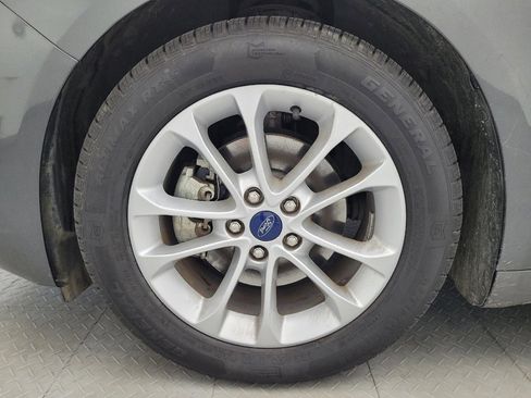 Used 2020 Ford Fusion SE FWD image 31