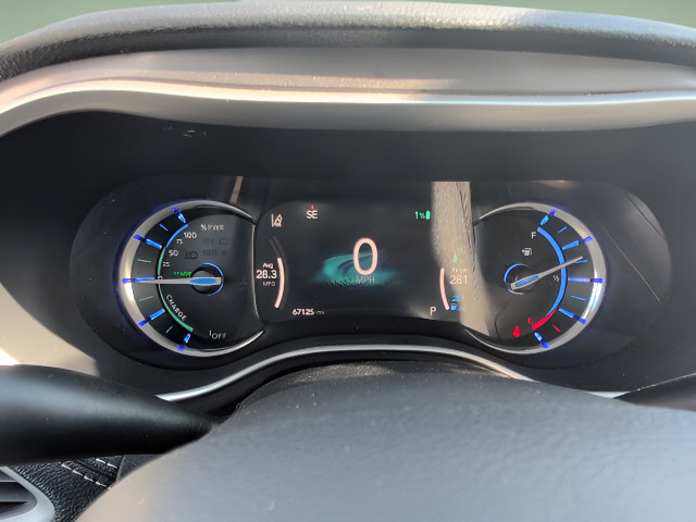 Used 2023 Chrysler Pacifica Touring-L FWD image 13
