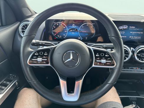 Used 2023 Mercedes-Benz EQB 350 4MATIC SUV w/ Exclusive Package image 63