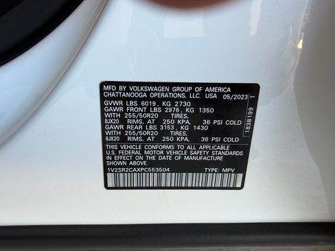 Used 2023 Volkswagen Atlas SEL R-Line AWD/4WD image 33