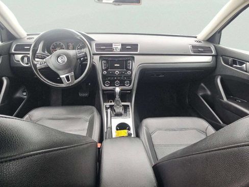 Used 2014 Volkswagen Passat 1.8T SE image 8