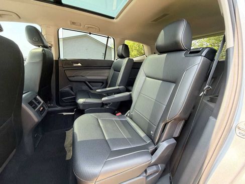 Used 2022 Volkswagen Atlas SE w/ Panoramic Sunroof Package AWD/4WD image 17