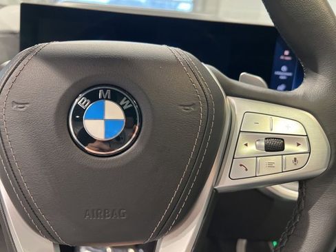 Used 2023 BMW X7 xDrive40i w/ Premium Package image 31