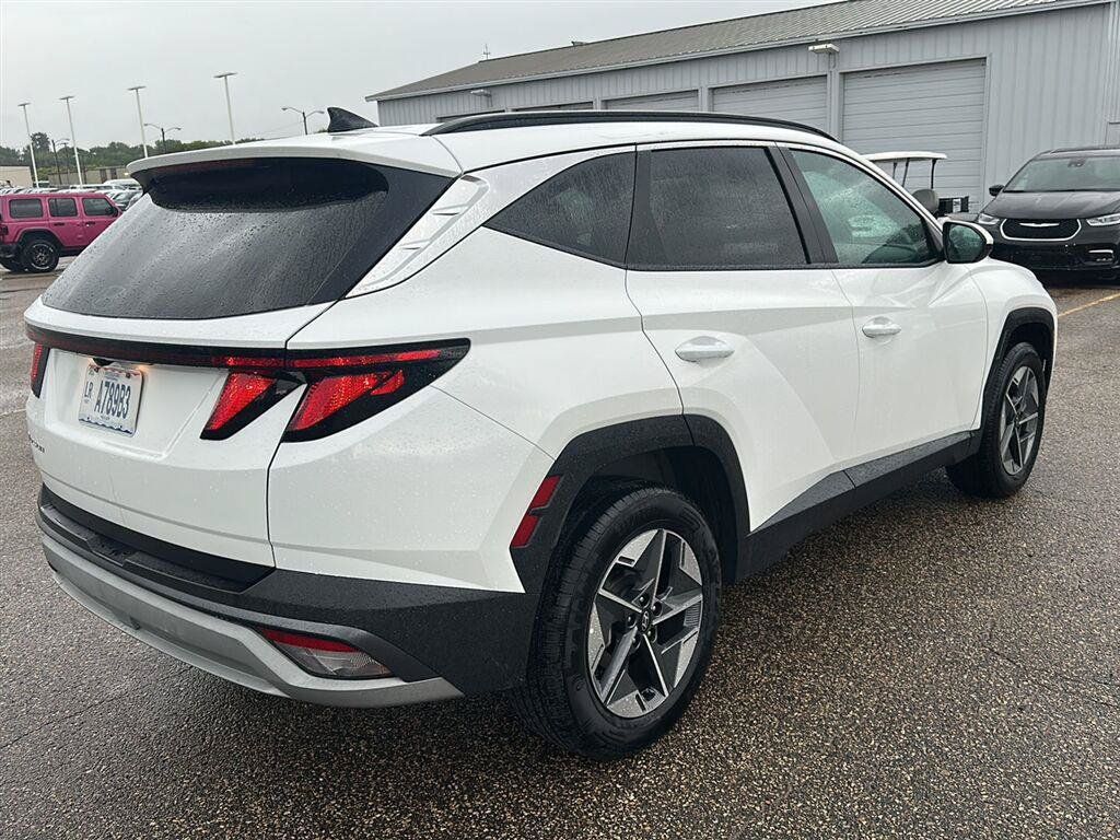 Certified 2025 Hyundai Tucson SEL AWD/4WD image 5