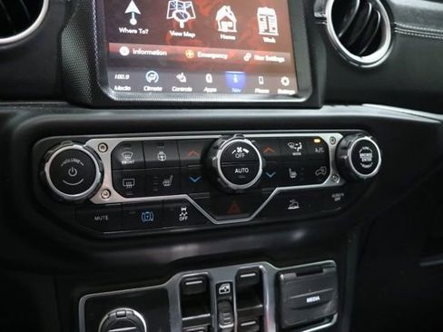 Used 2023 Jeep Wrangler Unlimited Sahara w/ Cold Weather Group AWD/4WD image 28