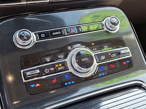 Certified 2022 Lincoln Nautilus Reserve w/ Equipment Group 201A image 18