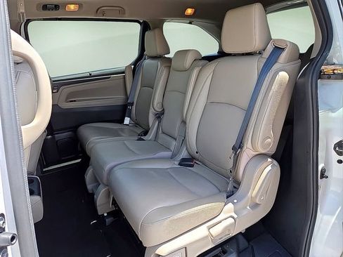Used 2023 Honda Odyssey Touring image 14