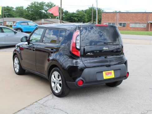 Used 2015 Kia Soul + w/ Audio Package FWD image 7