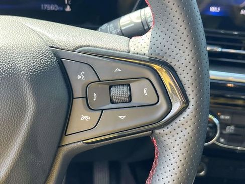 Certified 2024 Chevrolet Trax RS w/ Sunroof Package FWD image 21