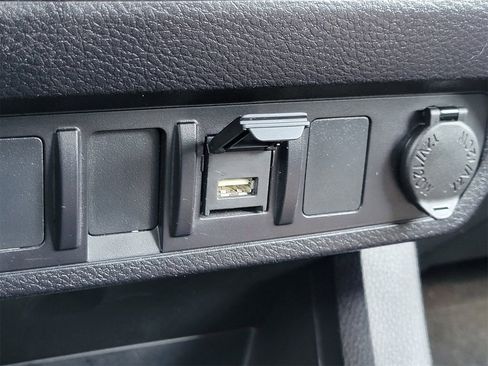 Used 2021 Toyota Tacoma SR w/ SR Convenience Package image 12