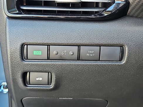 Certified 2025 Nissan Sentra SR w/ SR Premium Package image 26