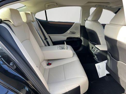 New 2025 Lexus ES 350 w/ Premium Package image 6