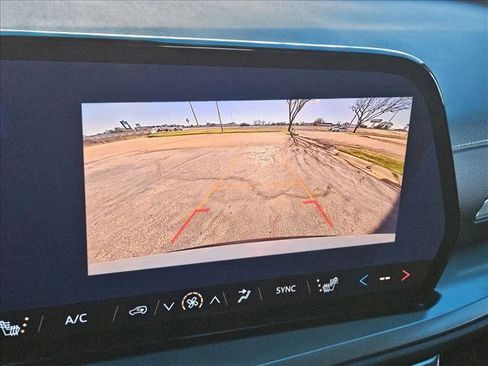 New 2026 Chevrolet Traverse LT w/ Sun and Wheel Package image 13